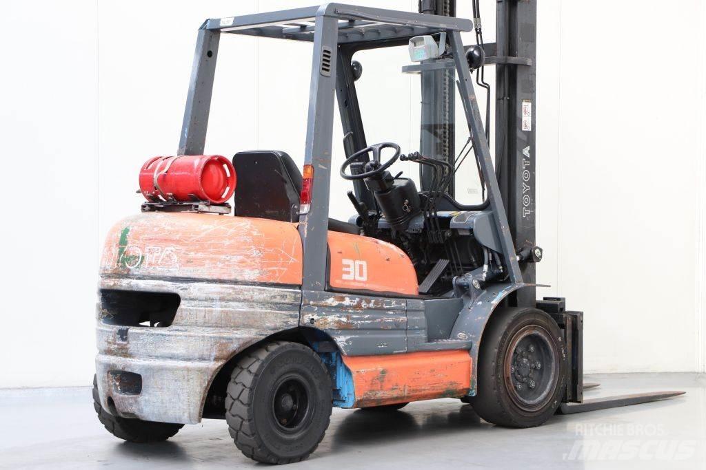 Toyota 02-6FGF30 LPG heftrucks