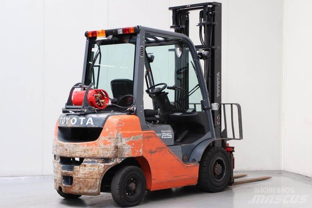 Toyota 02-8FGF25 LPG heftrucks