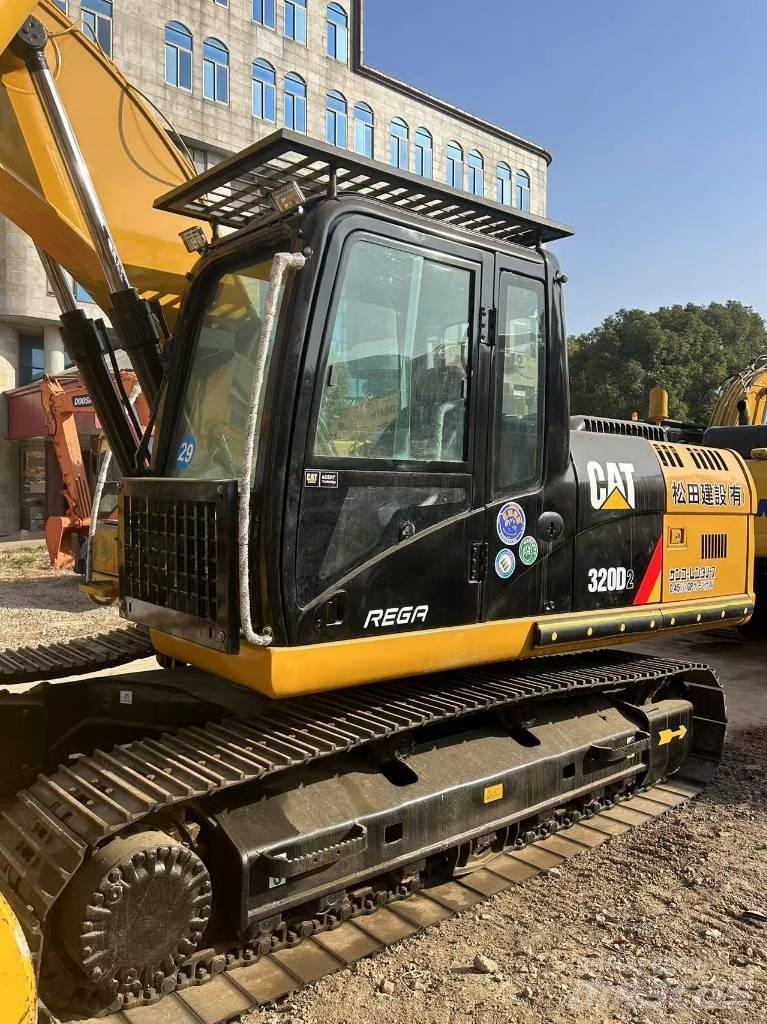 CAT 320 D2 Rupsgraafmachines