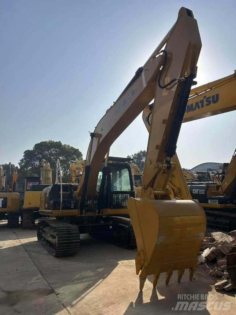 CAT 320 D2 Rupsgraafmachines