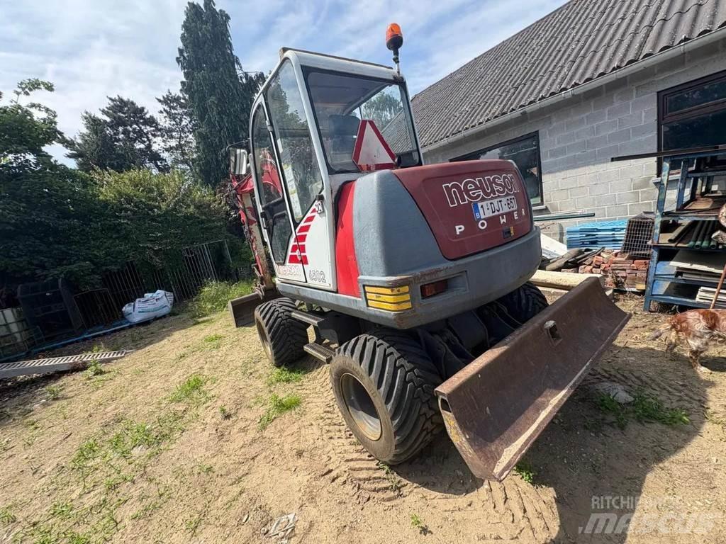 Neuson 6502WD Wielgraafmachines