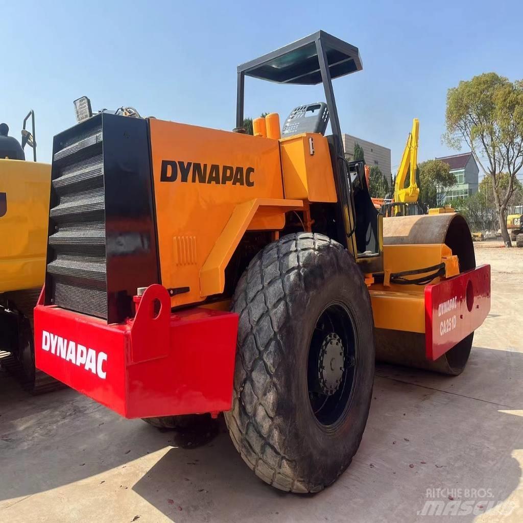 Dynapac CA 251 D Trilrolwalsen