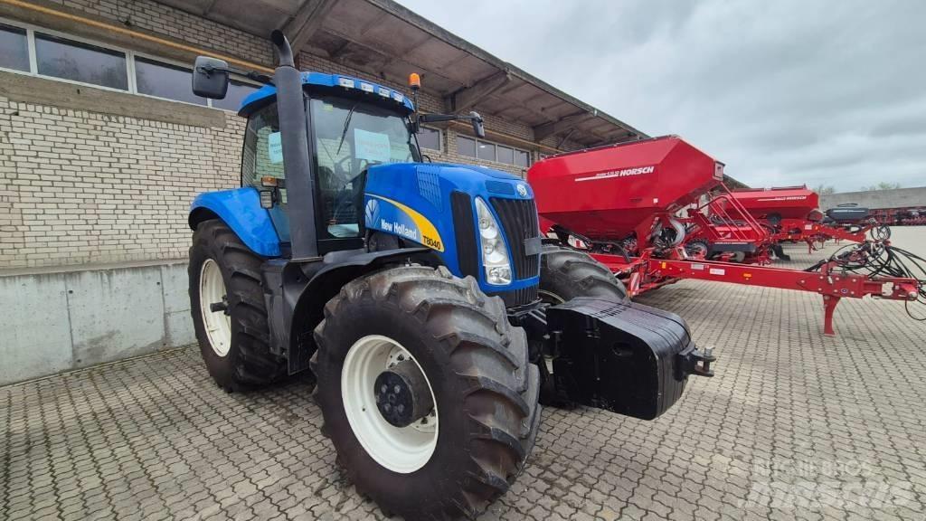 New Holland T 8040 Tractoren
