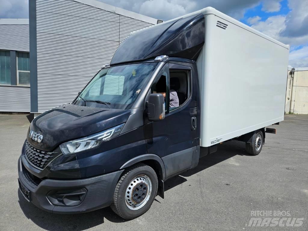 Iveco 35 S 18 Gesloten opbouw