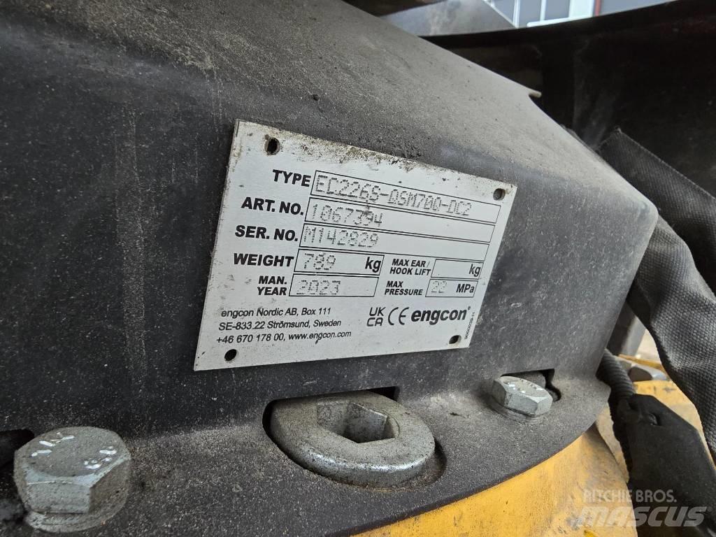 Komatsu PC 228 US-11 Rupsgraafmachines