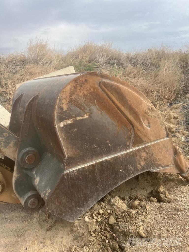 Liebherr R 950 SHD Rupsgraafmachines