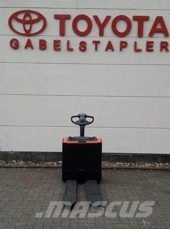 Toyota LWE 200 Meeloop stapelaar