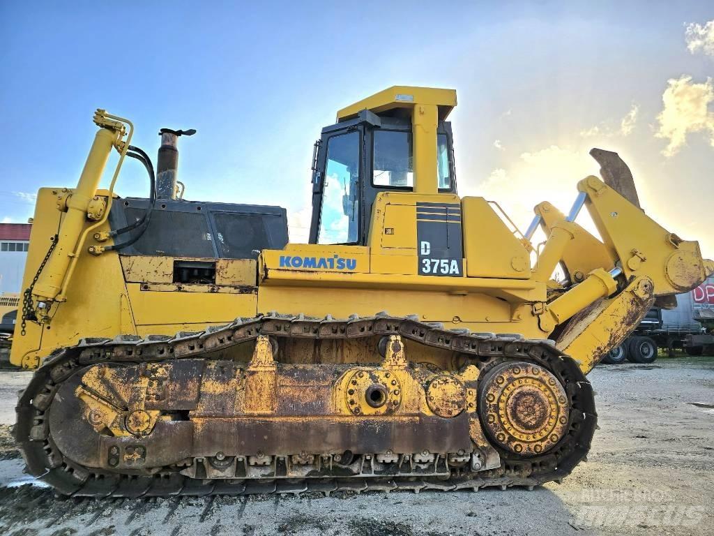 Komatsu D 375 A-1 Rupsdozers