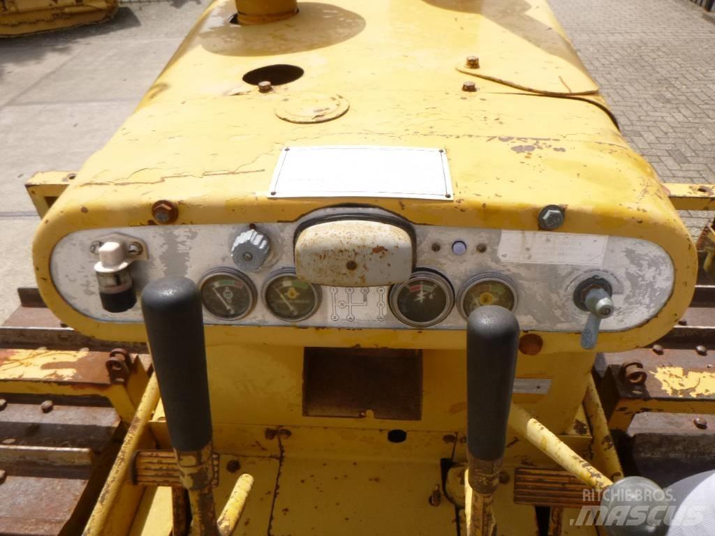 CAT D 4 D Rupsdozers
