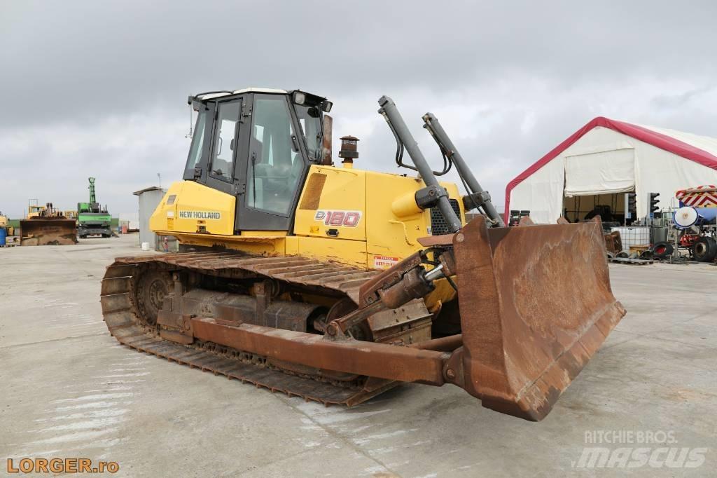 New Holland D 180 Rupsdozers