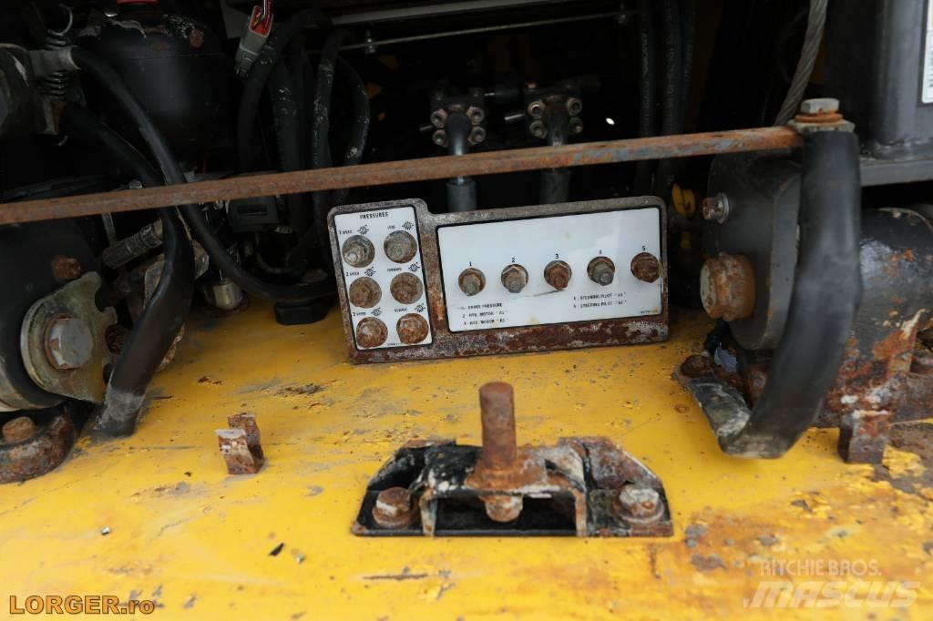 New Holland D 180 Rupsdozers