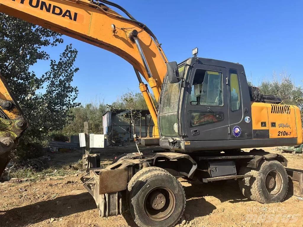 Hyundai R210WD Wielgraafmachines