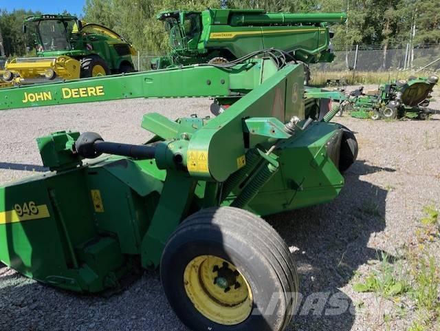 John Deere 946 Maaikneuzers