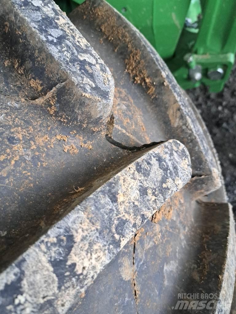 John Deere 6120 M Tractoren