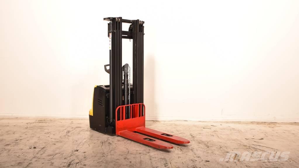 Hyster S1.5UT-24 Meeloop stapelaar