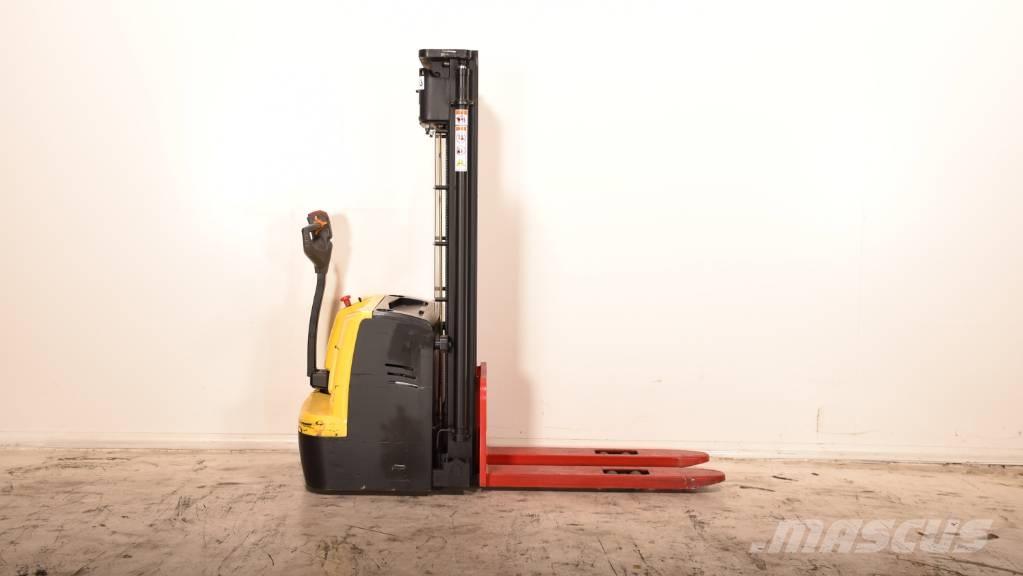 Hyster S1.5UT-24 Meeloop stapelaar