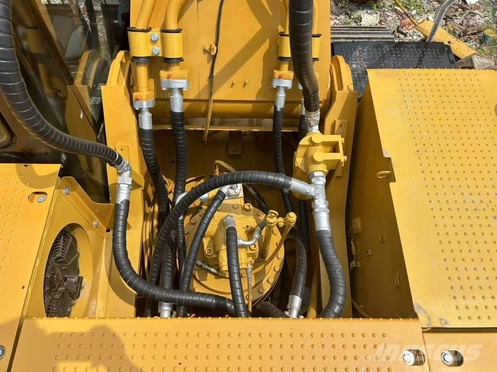 CAT 330 D L Rupsgraafmachines
