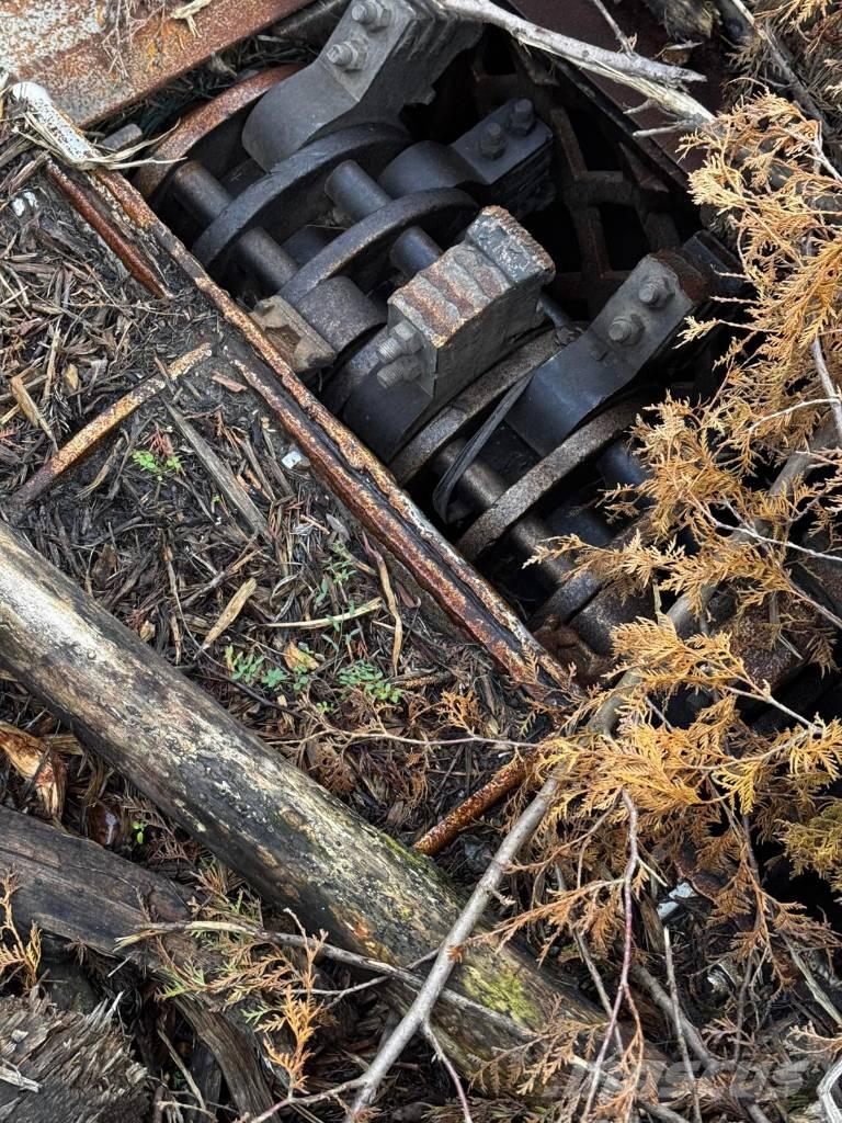 Diamond Z 1860 Shredders