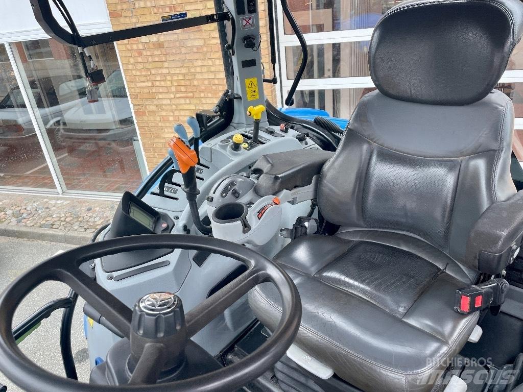New Holland T 7030 Tractoren