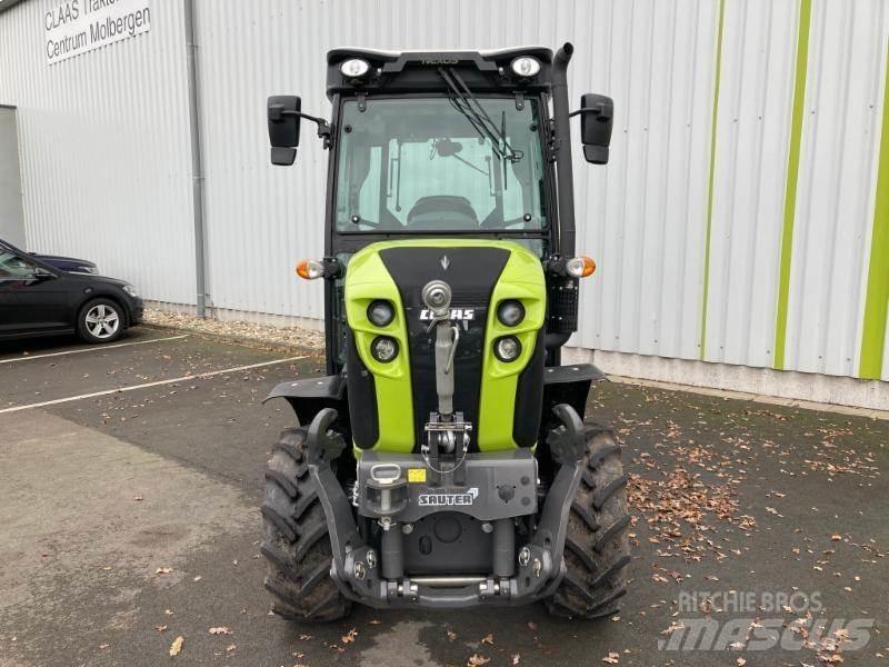 CLAAS NEXOS 240 M Tractoren