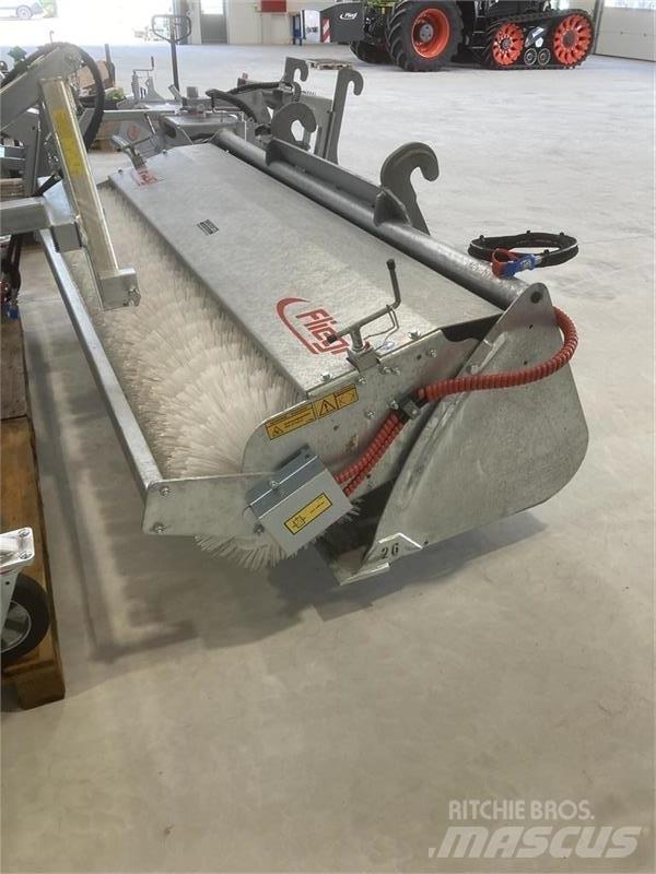 Fliegl Power Pro 260 Veegmachines
