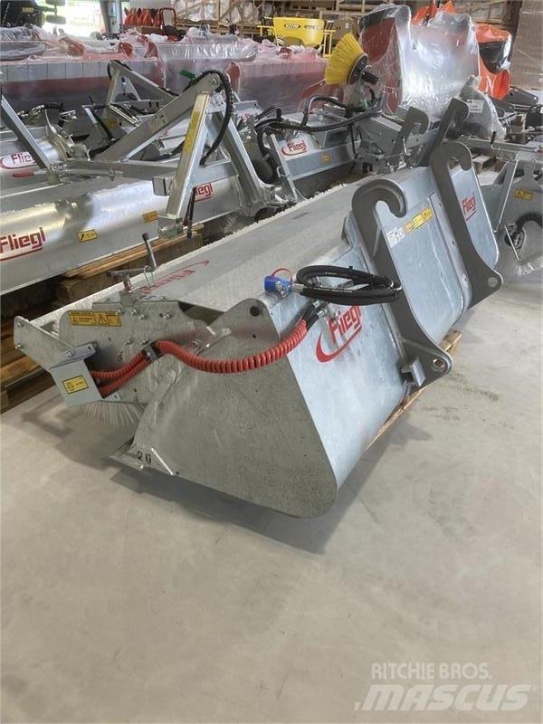 Fliegl Power Pro 260 Veegmachines