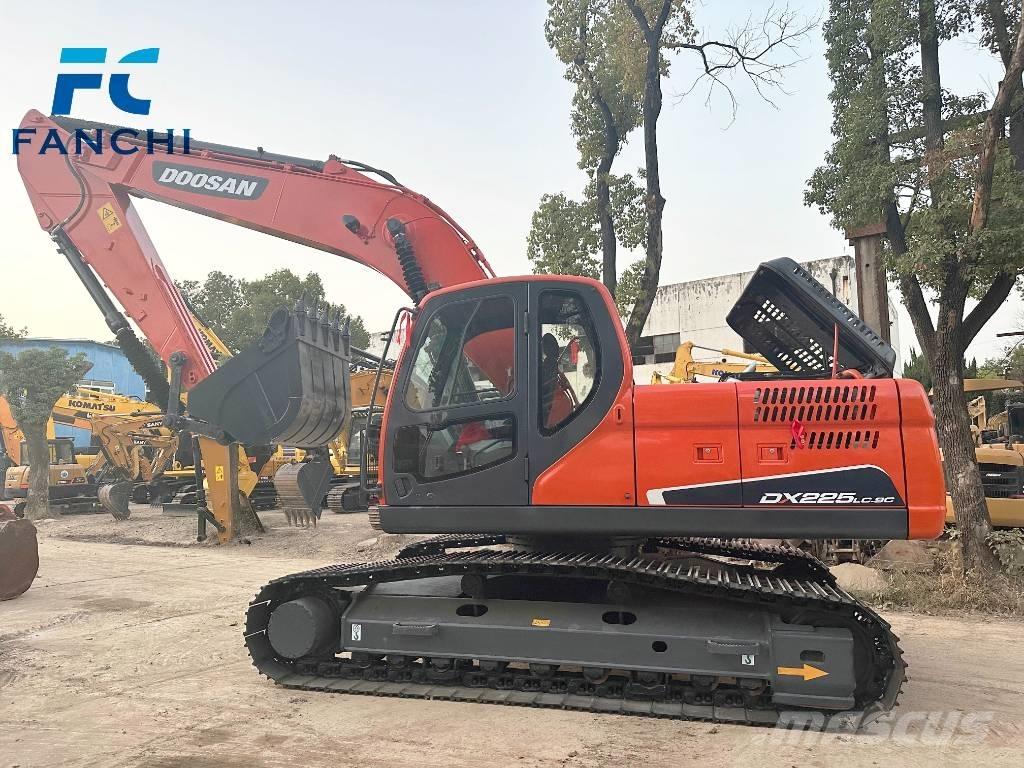 Doosan DX 225 LC Rupsgraafmachines