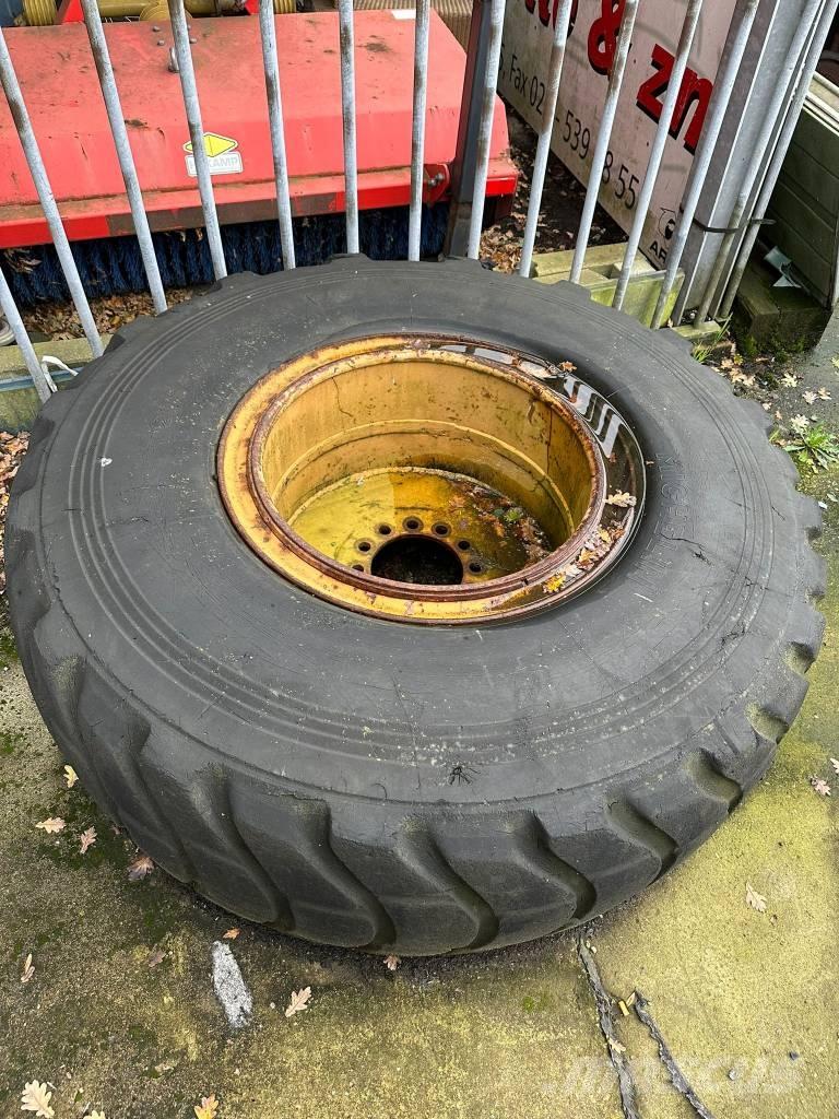 Komatsu WA200 Wielladers