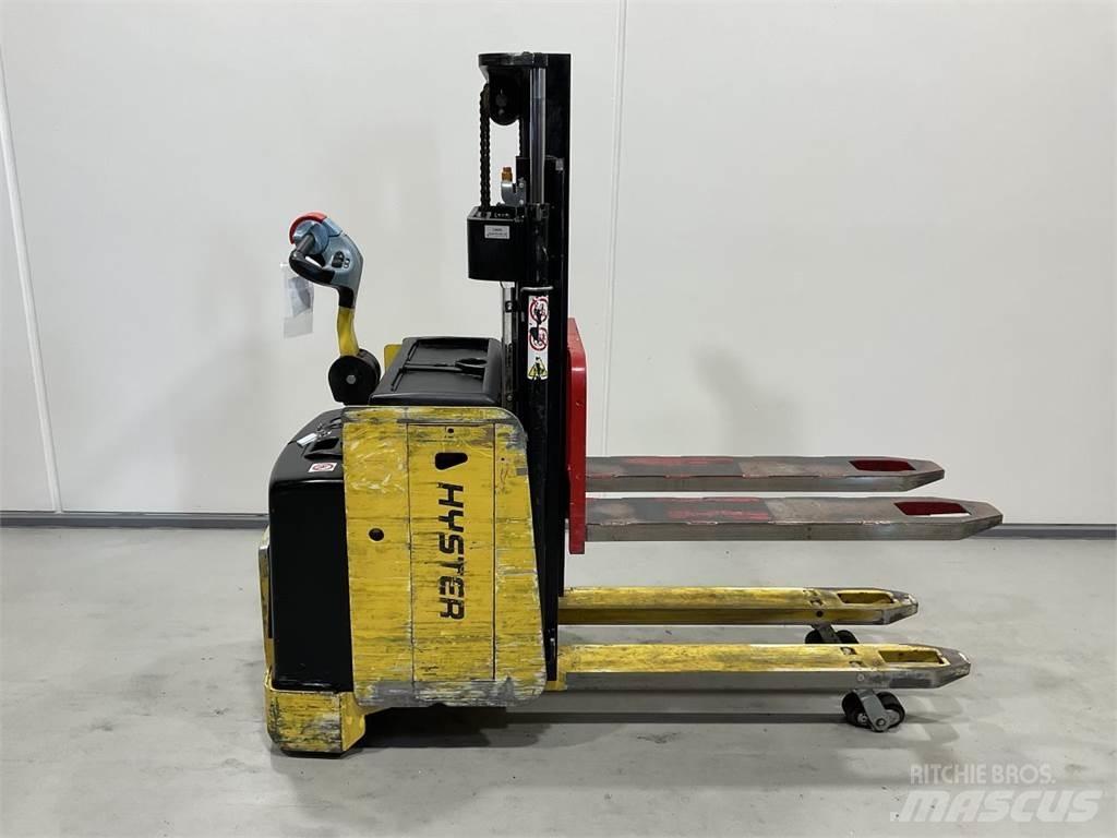 Hyster P2.0SD-17 Zelfrijdende stapelaars