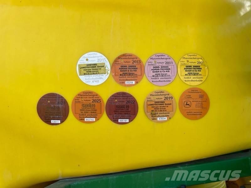 John Deere 824 Getrokken spuitmachines