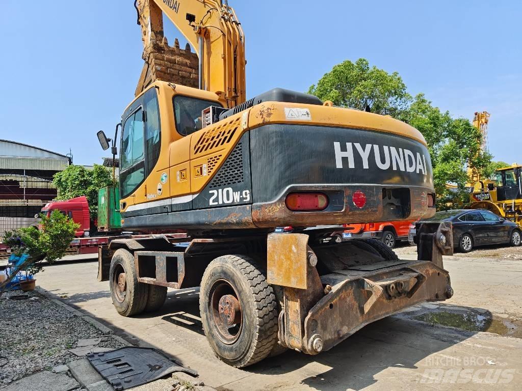 Hyundai R210W-9 Wielgraafmachines