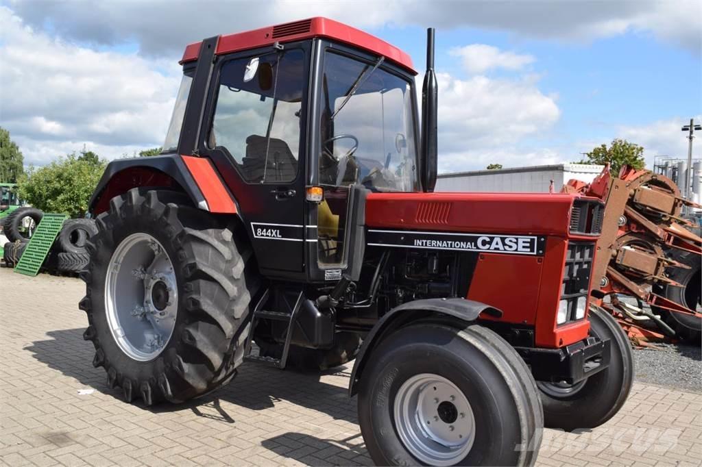 Case IH 844 XL Tractoren