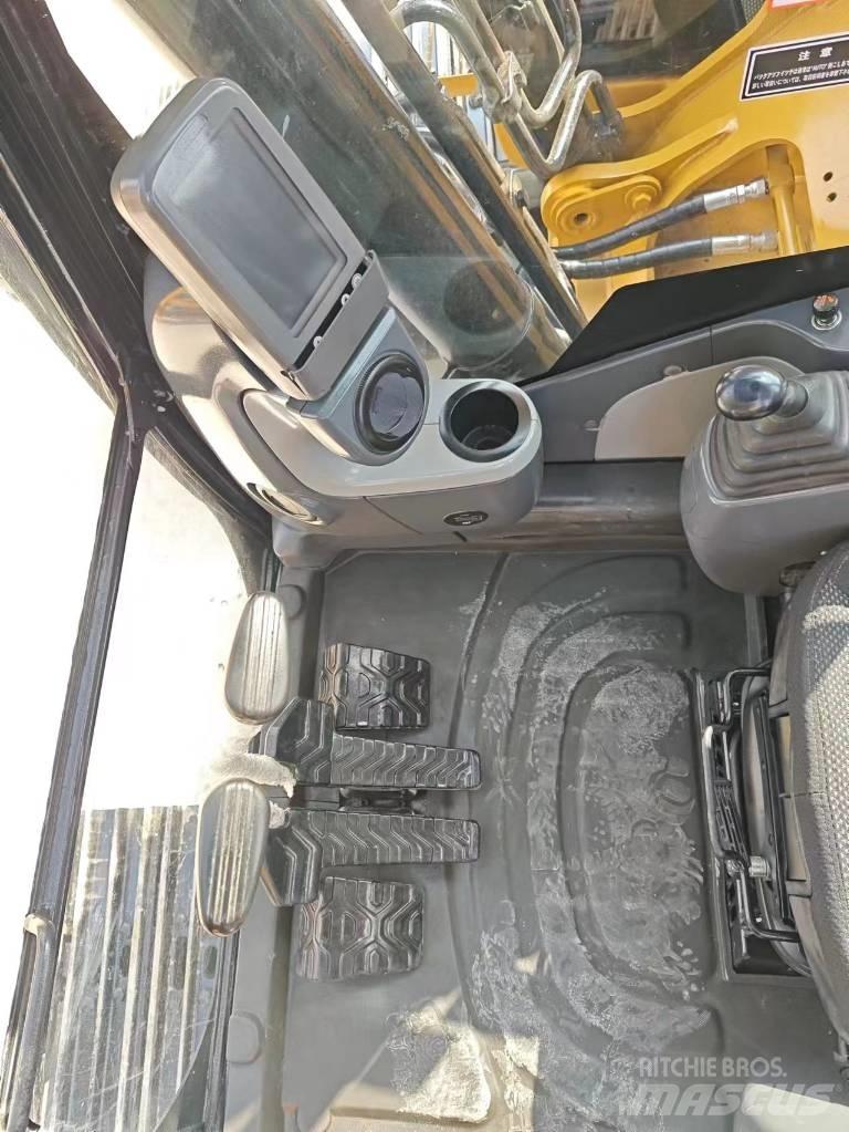 CAT 320 D2 Rupsgraafmachines