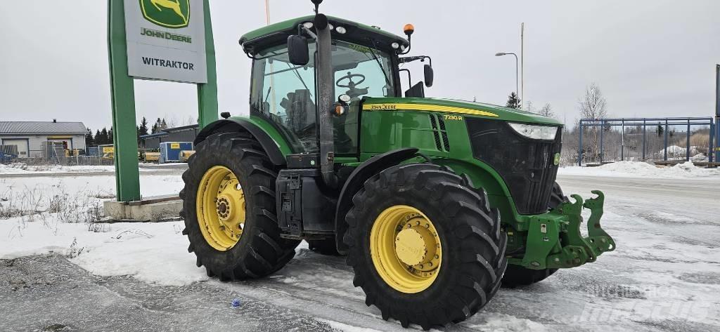 John Deere 7230 R Tractoren