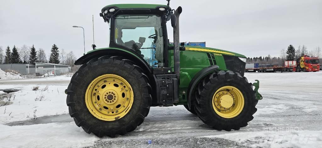 John Deere 7230 R Tractoren