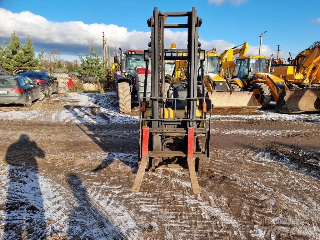CAT DP 25 N Diesel trucks