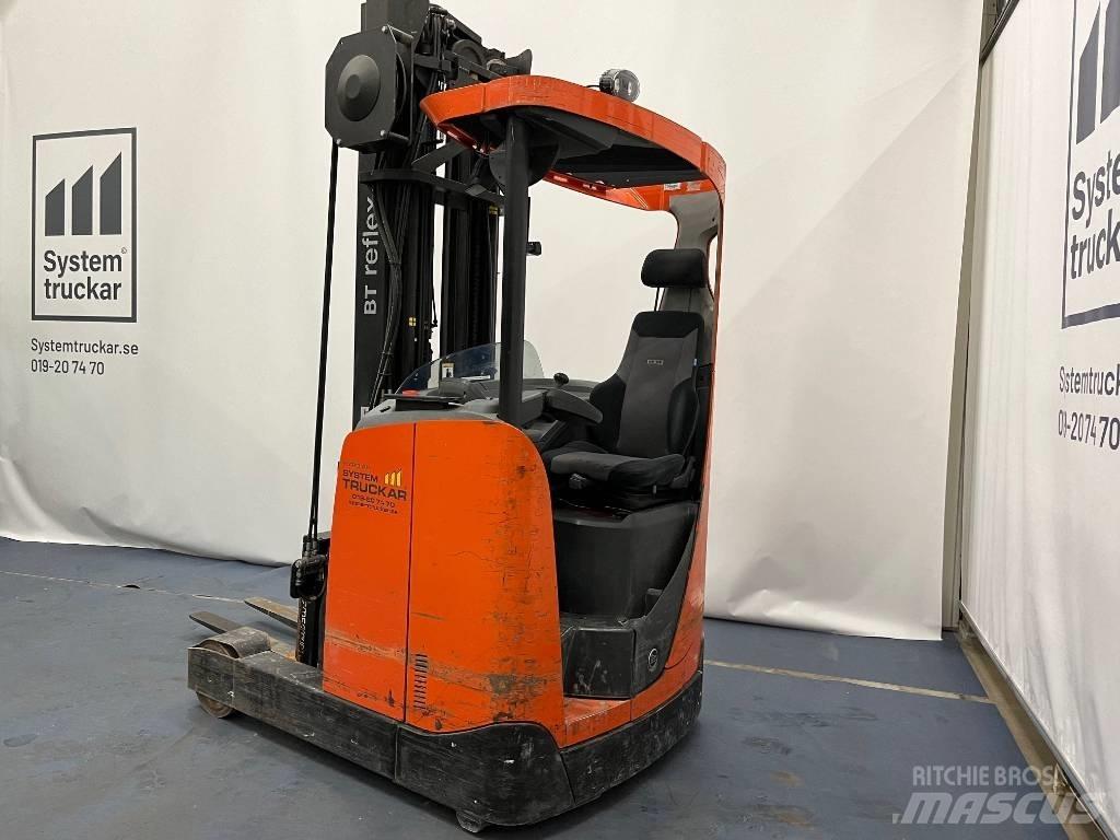 BT RRE160E Reachtruck voor hoog niveau