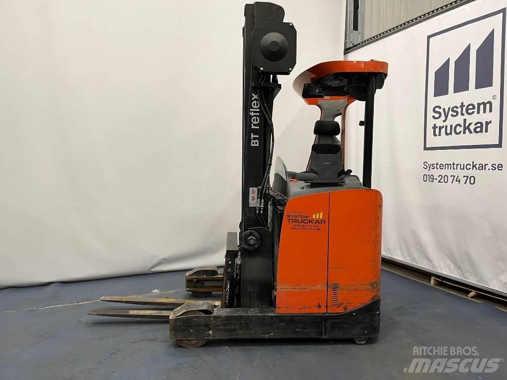 BT RRE160E Reachtruck voor hoog niveau