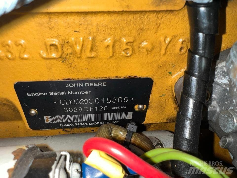  2x John Deere 25 KVA Diesel generatoren
