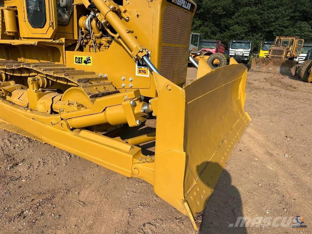 CAT D7G Rupsdozers
