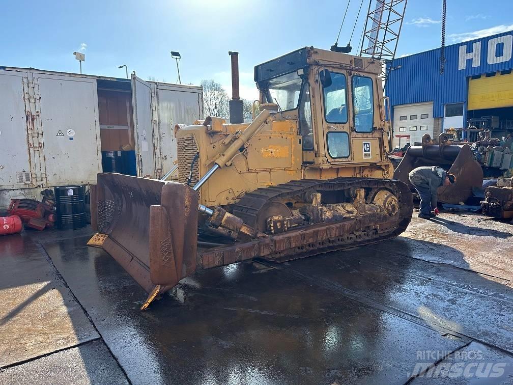 CAT D6D with winch Rupsdozers