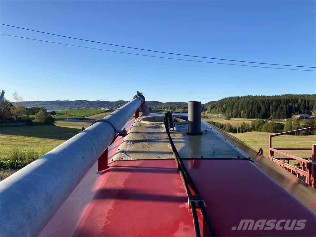 Moi GB 12 tankvogn Mestverspreider