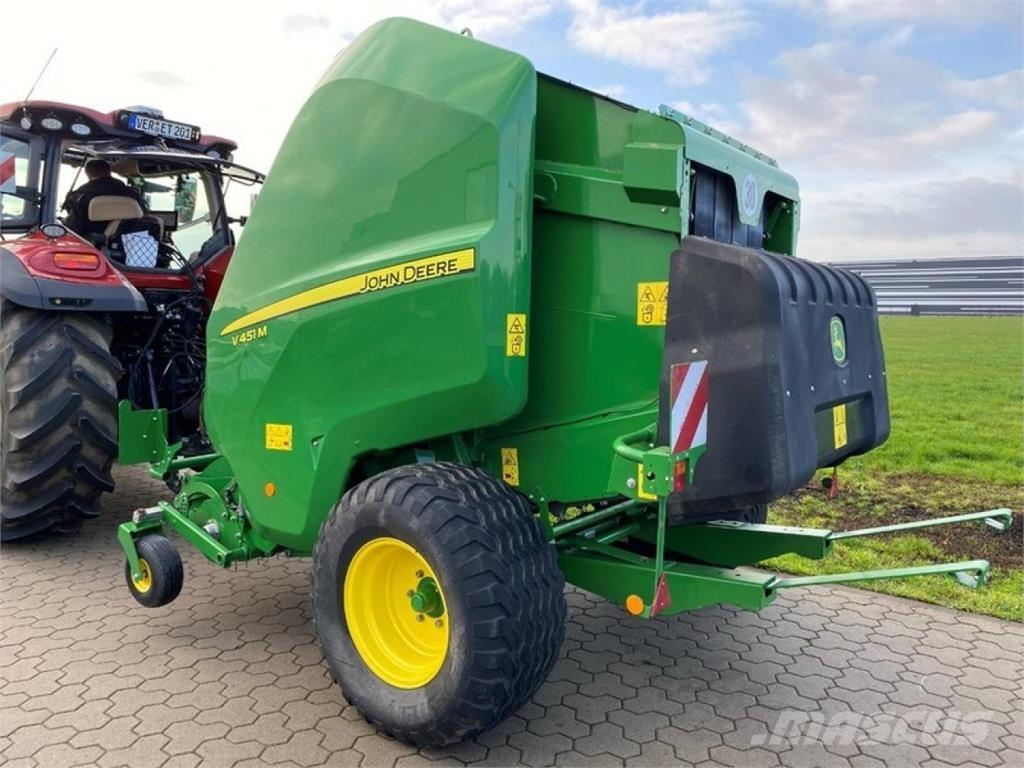 John Deere V 451 M Ronde-balenpersen