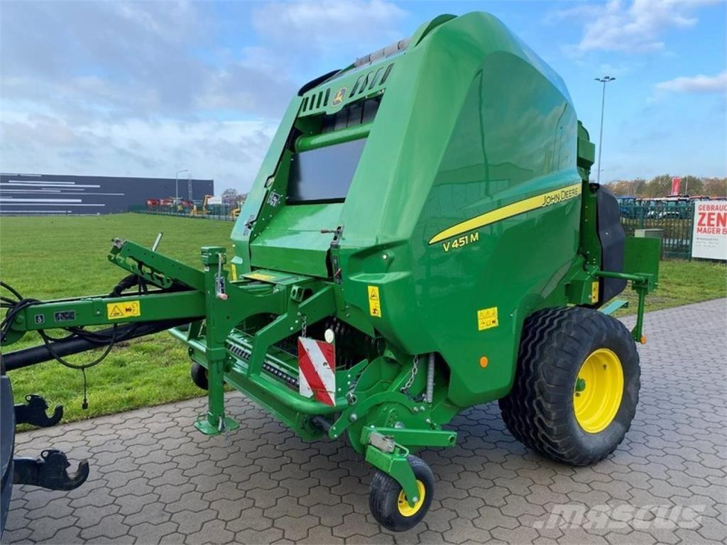 John Deere V 451 M Ronde-balenpersen