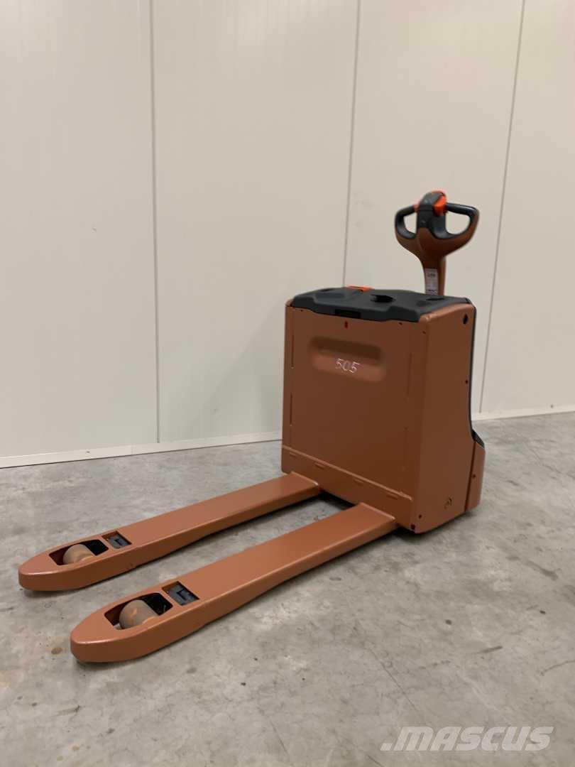 Linde T16 Meeloop stapelaar