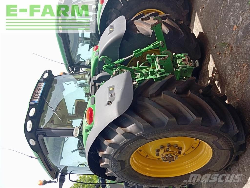 John Deere 6215R Tractoren