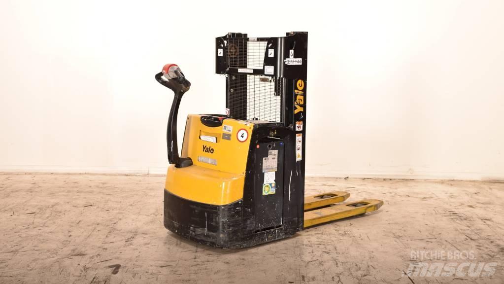 Yale MS 14 AC Meeloop stapelaar