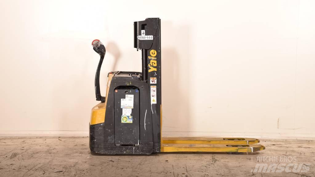Yale MS 14 AC Meeloop stapelaar