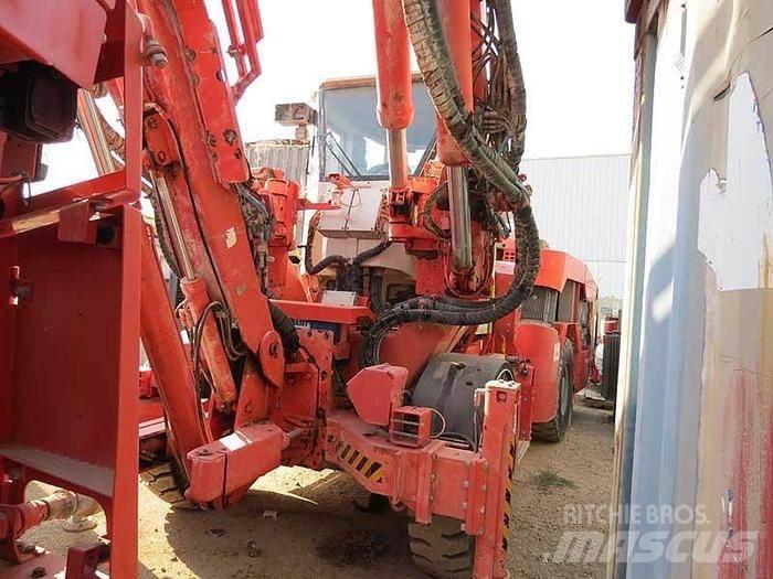 Sandvik DT 821 SC Surface drill rigs