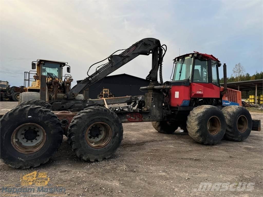 Valmet 890.2 Uitrijwagens